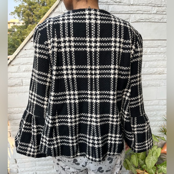 Black and White Woven Overcoat - Picture 6 of 6